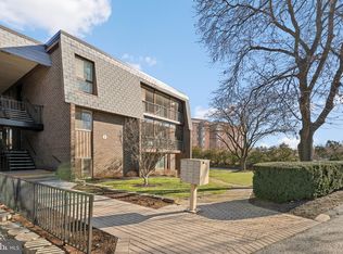 7 Stonehenge Cir APT 3, Baltimore, MD 21208