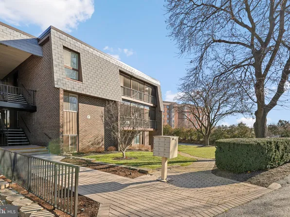 7 Stonehenge Cir APT 3, Baltimore, MD 21208