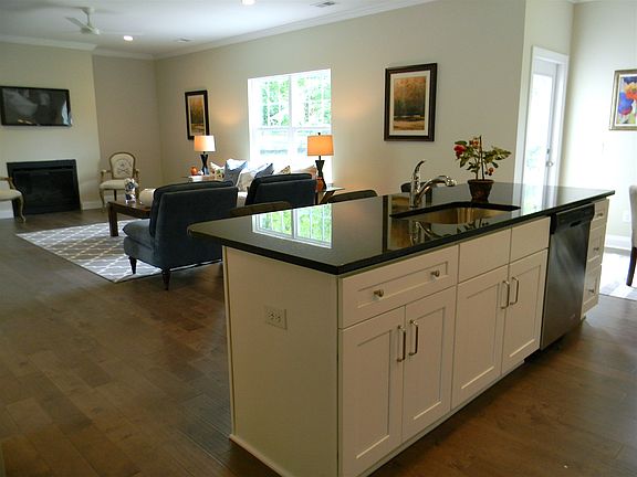 Breakfast BarKitchen 3