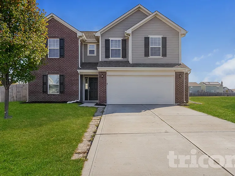 7507 Brattle Dr — Photo 1