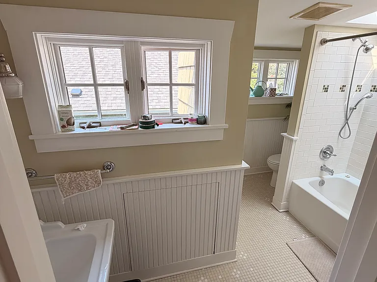 1828 NE Ravenna Blvd — Photo 23