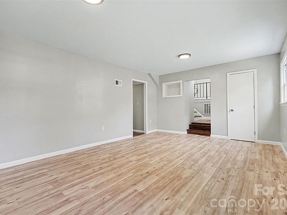 5th image of 5439 Kerry Ln