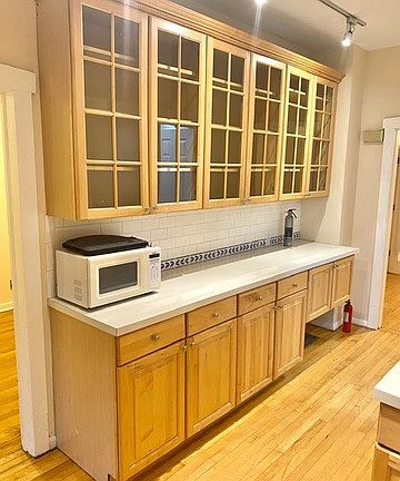 4th image of 1451 W Oakdale Ave #1