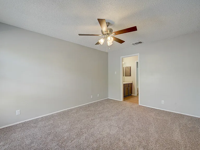 Hidden Oaks Apartments — Photo 62