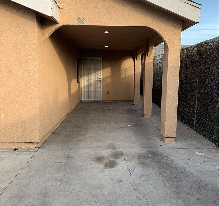 1st image of 8709 S Fir Ave