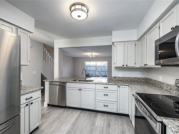 4th image of 14095 Trouville Dr