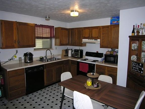 3rd image of 57 Cedar Dr