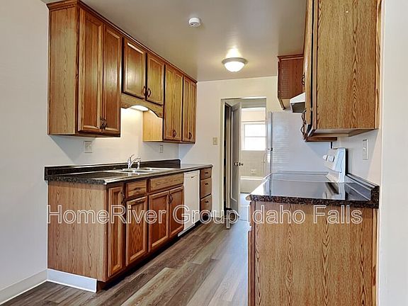 5th image of 677 Linden Dr