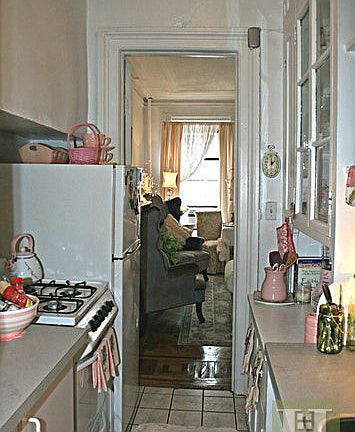 5th image of 862 Lexington Ave APT 4