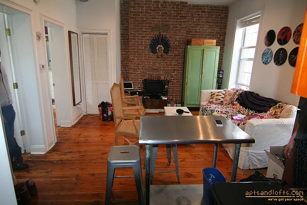 Rented by aptsandlofts.com | media 35