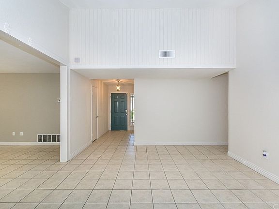 4th image of 13739 Sylmar Dr