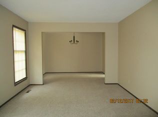 8849 Widmer Rd, Lenexa, KS 66215