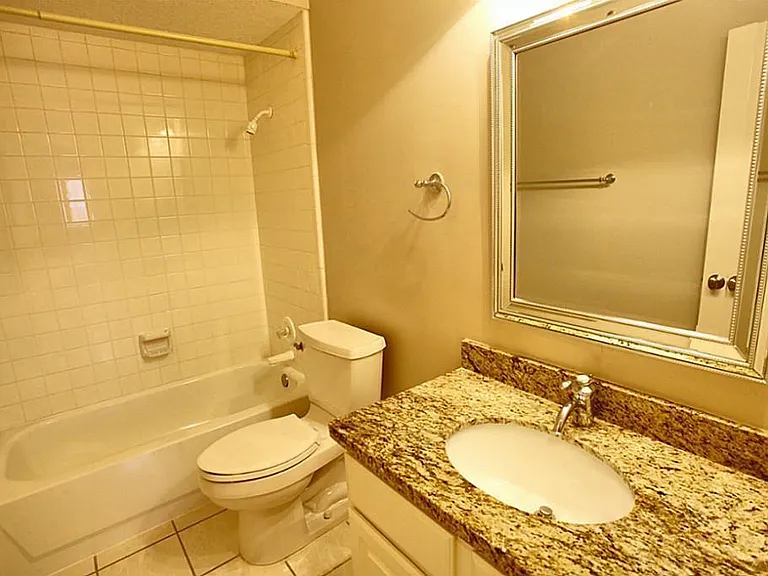 7919 S Wellington Ct — Photo 16