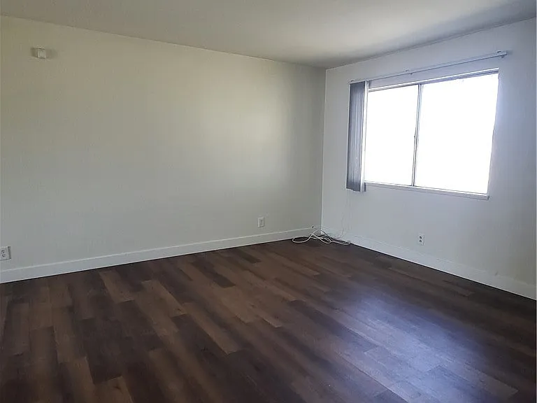 717 Van Ert Ave — Photo 3