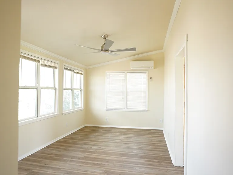3017 Chestnut St — Photo 3