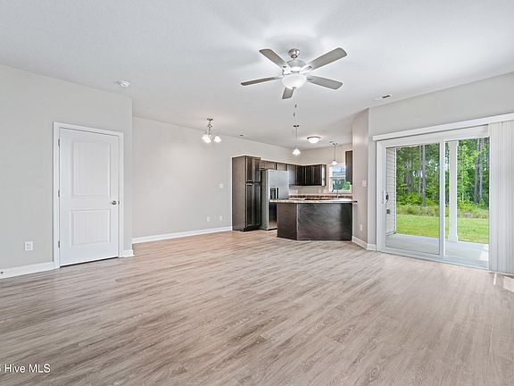 5th image of 207 Shallowbag Bay Ln