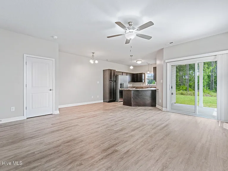 207 Shallowbag Bay Ln — Photo 5