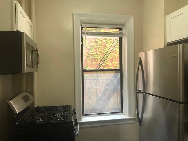 67 Brinkerhoff St #2B — Photo 5