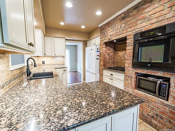 4th image of 742 Susie Court
