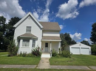 237 Locust St, Carthage, IL 62321