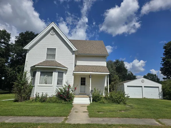 237 Locust St, Carthage, IL 62321