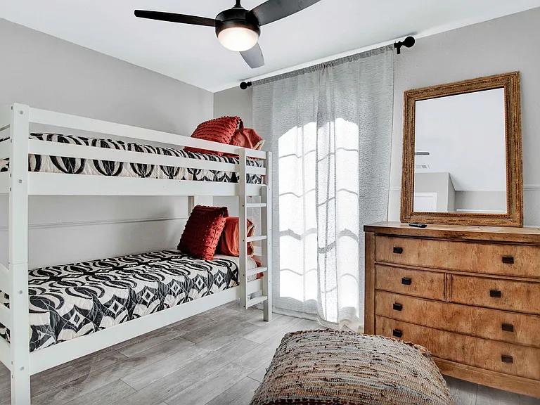 8060 Christie Dr — Photo 11