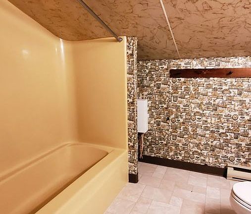 4th image of 426 N Market St APT 10