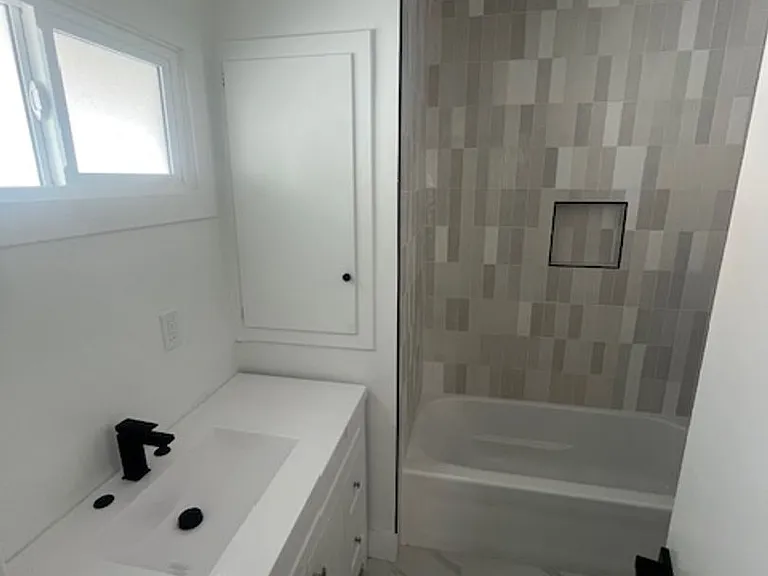 1530 Juno Ave — Photo 6