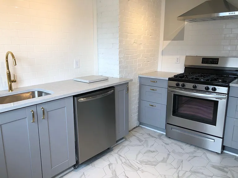 26 Rand Ave #2 — Photo 7