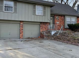 13748 Parker Ave, Grandview, MO 64030