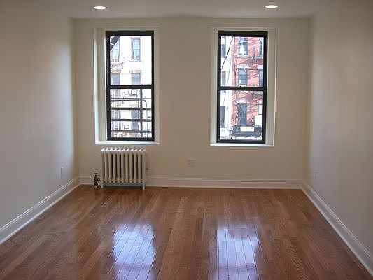 2nd image of 946 Columbus Ave APT 2C