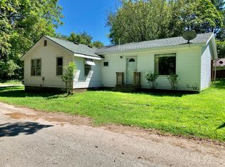 1004 Bluff St, Seneca, MO 64865