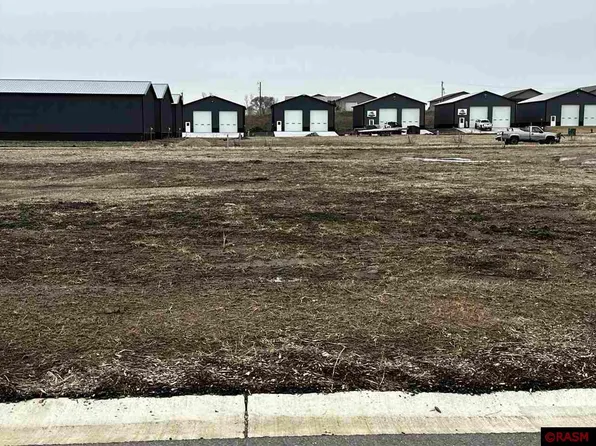 398 Collin Dr, Courtland, MN 56021