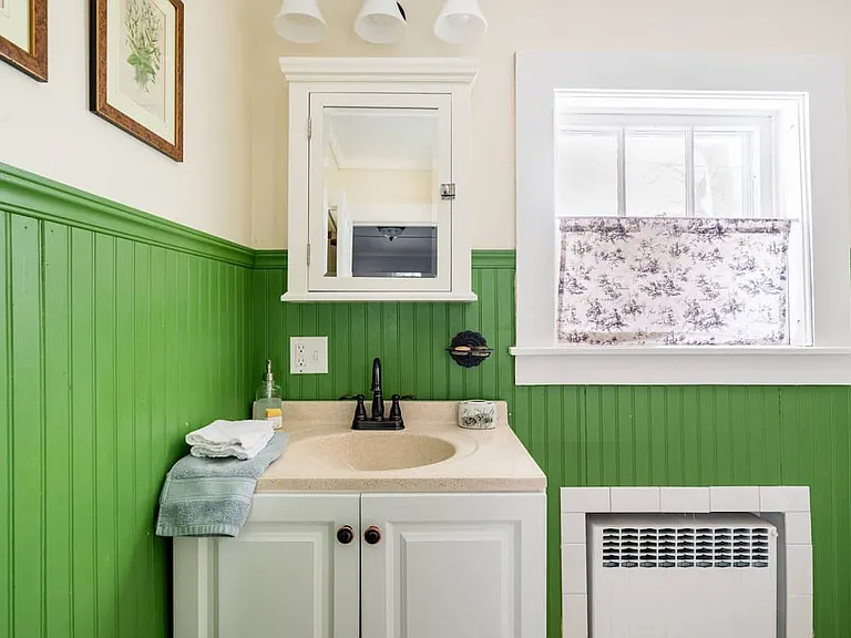 11-13 Holbrook St #11 — Photo 8