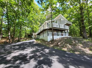 251 Dorchester Dr, Bushkill, PA 18324