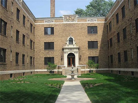 3rd image of 5347 N College Ave APT 304