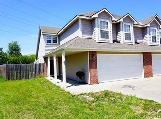 517 N John Doy Ct, Lawrence, KS 66049