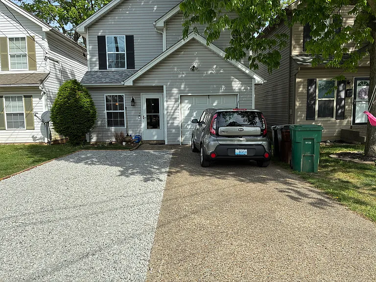 Riley Ave — Photo 1