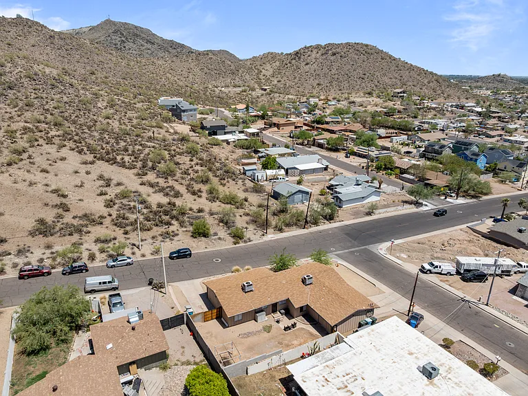 1502 W Shangri La Rd #2 — Photo 43