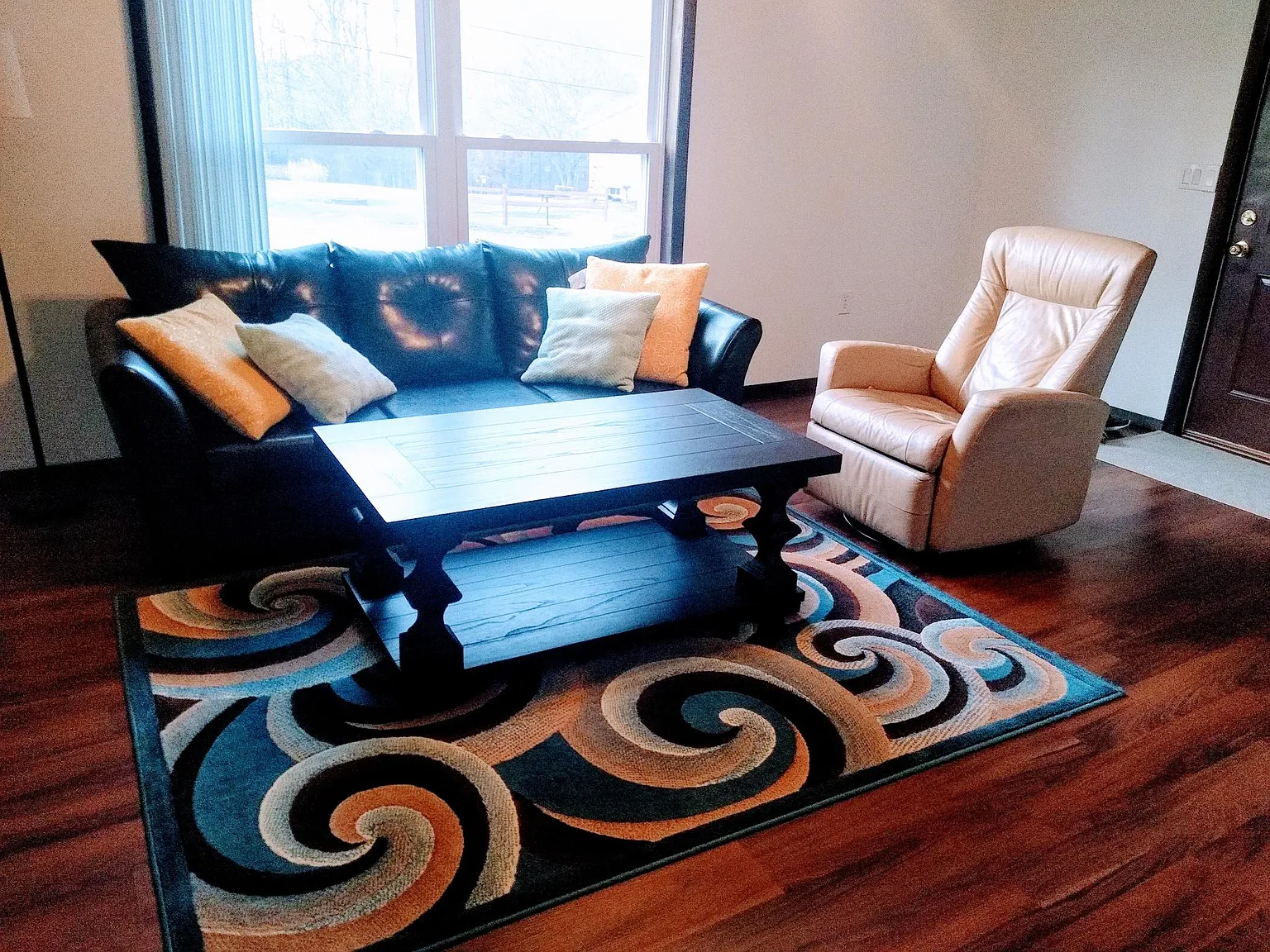 3 bed, 1275 sqft, $2,700 — Photo 3