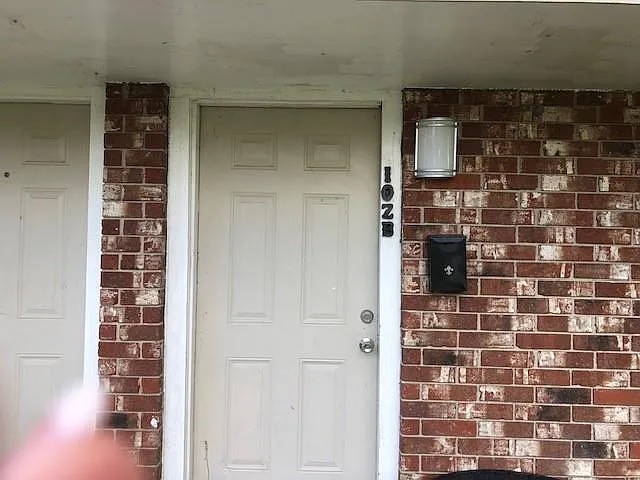 3 bed, 1.5 bath, 1300 sqft, $1,600 — Photo 2