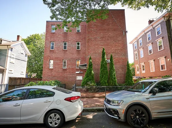 28 Lee St APT 1, Cambridge, MA 02139