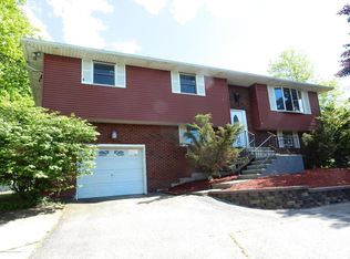 303 Wilcrest Rd, Moscow, PA 18444