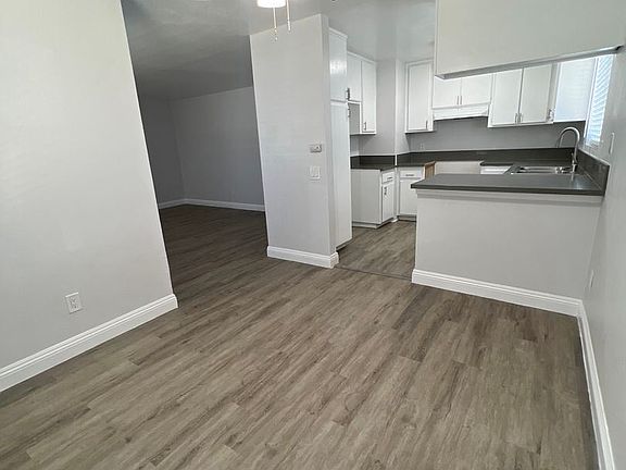 5th image of 225 E 49th St APT 2