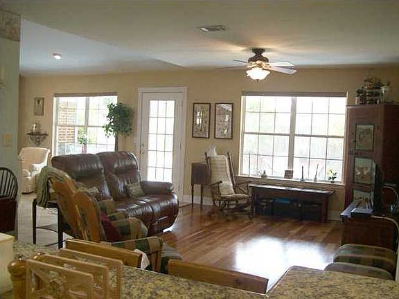 5th image of 1157 Finch Dr