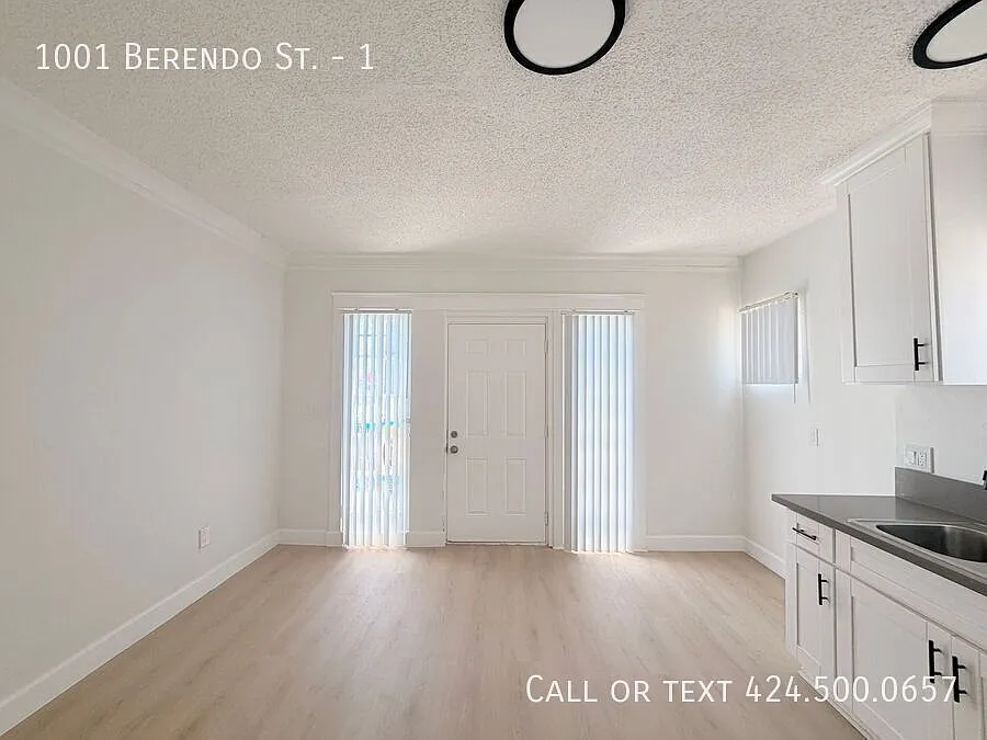 Modern & Stylish 2 Bed / 1 Bath | $2,887/mo East Hollywood, Los Angeles 1001 Berendo Street #1 — Photo 4