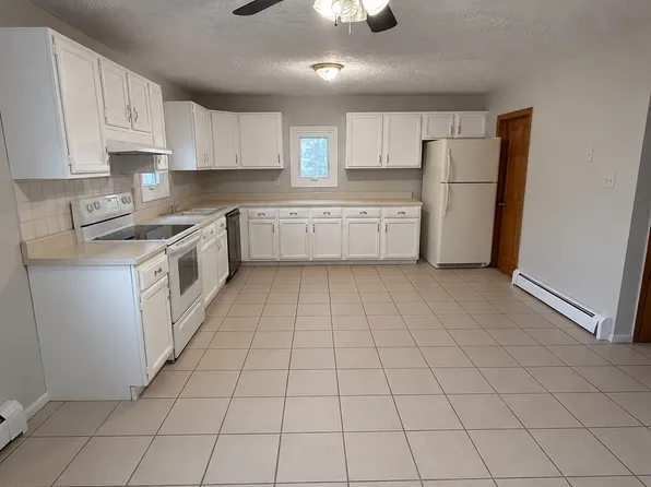 21 Creston St #A, Worcester, MA 01604