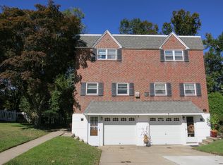 636 Fountain St, Philadelphia, PA 19128