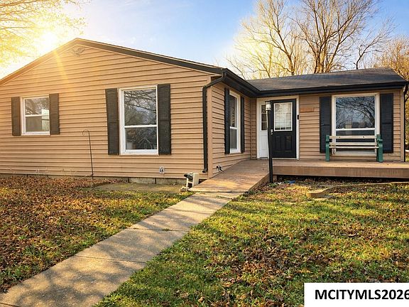2nd image of 1055 Crestmore Way