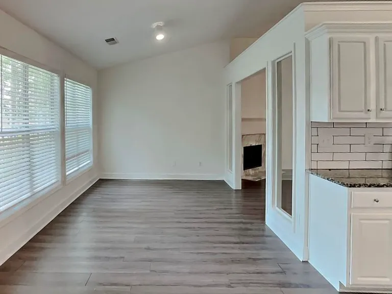 3951 Moore Creek Dr — Photo 5
